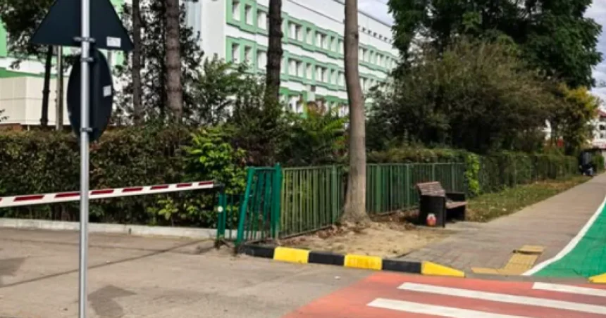 „Altarul” pentru Alexandra, mămica moartă la 25 de ani, scos de la maternitatea Botoșani