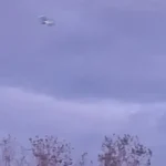 Avion militar, filmat survolând Botoșaniul în această seară