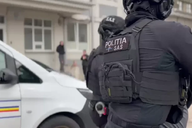 Bărbat reținut la Botoșani după ce a furat dintr-un magazin