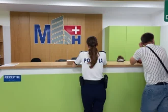 Botoșănean de 39 de ani, dus la spital după ce a fost oprit de polițiști. Ce au descoperit
