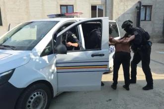 Botoșănean de 58 de ani, oprit de polițiști și reținut. Ce a făcut