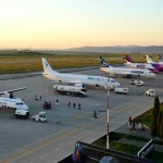Botoșănenii care călătoresc cu avionul, afectați de scumpirea biletelor