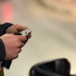 Bunic prins în trafic fără centură, dar ascundea ceva mult mai grav