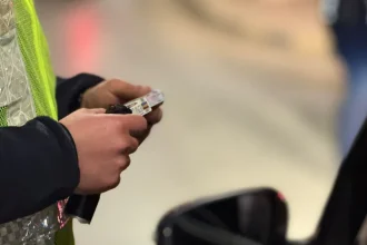 Bunic prins în trafic fără centură, dar ascundea ceva mult mai grav