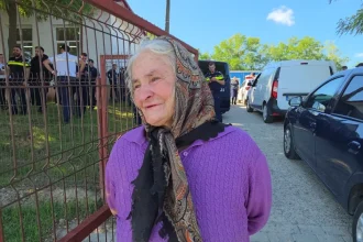 Bunica Alexandrei, dispărută din Botoșani, plânge: Fata mea nu mai era