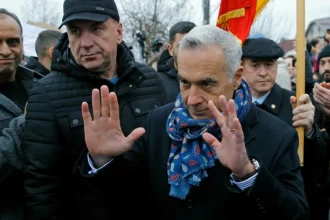 Călin Georgescu, reținut și dus în arest după percheziții matinale la domiciliu