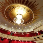 Cât costă o ședință foto în sala de spectacole a Teatrului Mihai Eminescu din Botoșani