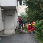 Clipe de panică într-un bloc din Botoșani. Un copil a rămas blocat într-o cameră