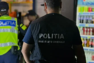 Controale ale polițiștilor și jandarmilor în magazine și service-uri auto din Dorohoi