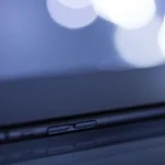 Două telefoane, o decizie: cine câștigă când specificațiile nu mai contează
