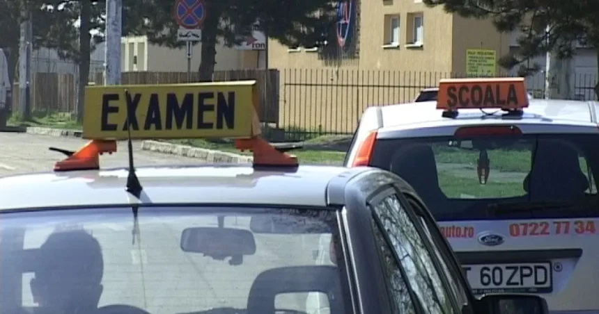 Elev băut la volan, instructorul a rămas pieton și a primit amendă uriașă