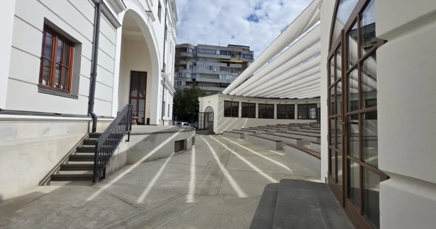Grădina de vară a Teatrului „Mihai Eminescu” din Botoșani, inaugurată în weekend