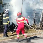 Incendiu puternic în Botoșani: un bărbat a ajuns la spital