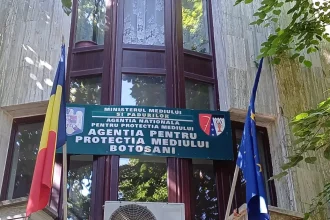 Instituție din Botoșani funcționează la cota de avarie. Un singur departament e complet