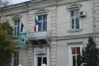 Licitația de renovare energetică la Liceul Grigore Antipa Botoșani, contestată la CNSC