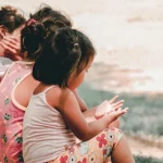 Mamă din Botoșani, lăsată fără cei trei copii, după ce a fost evacuată din locuință