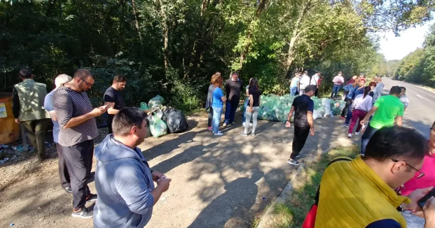 Mii de botoșăneni curăță astăzi pădurile, parcurile și malurile de apă