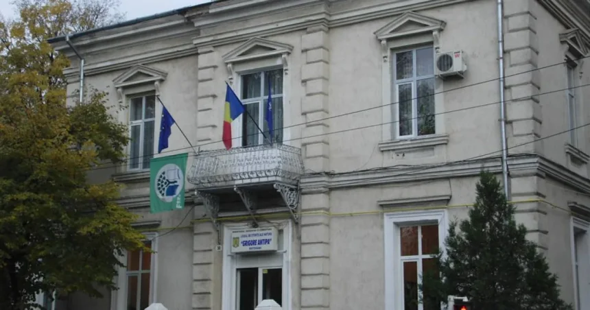 O firmă din Botoșani contestă licitația pentru renovarea Liceului „Grigore Antipa”