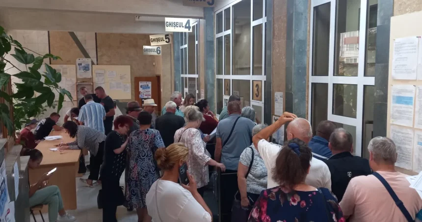 Pensionarii cu venituri mici pot primi un ajutor financiar în decembrie. Ce sumă se acordă