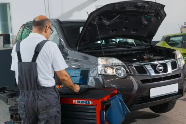 Pericol toxic la un service auto din Botoșani: sute de litri de ulei uzat, descoperiți