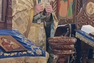 Preot din Botoșani se retrage după 50 de ani de slujire