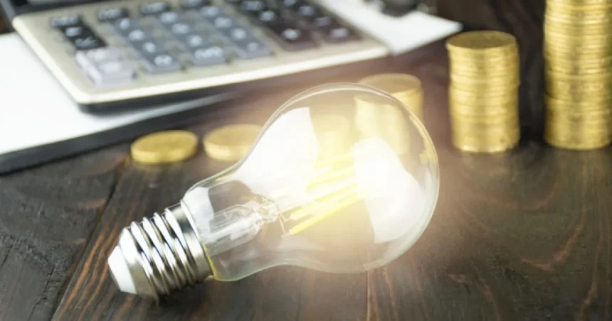 Scumpiri la energie. Cât plătim în plus la curent și gaze în următoarele luni