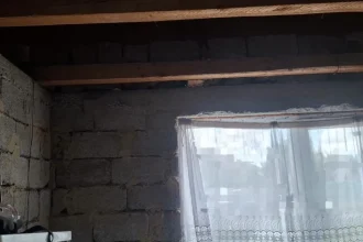 Tată din Botoșani construiește „leu cu leu” camera bebelușului: „Muncește din greu...”