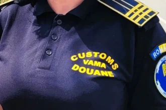 Vameșă din Botoșani, acuzată că lua mită pentru verificări de mașini de formă