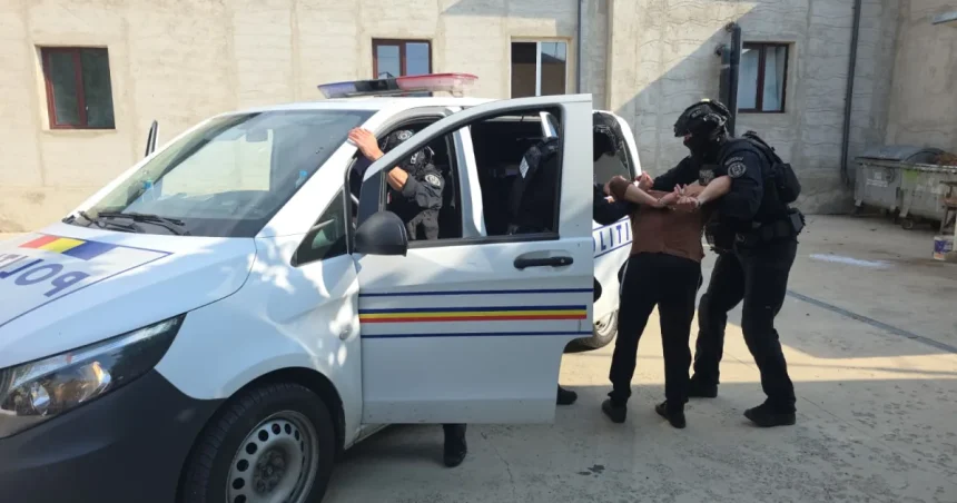 Captură de droguri la Botoșani! Bărbat arestat după ce a fost prins ridicând stupefiantele