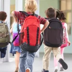 Elevii și profesorii au parte de un weekend prelungit: luni nu se țin cursuri