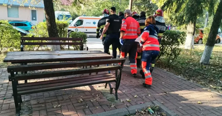 FOTO Intervenție dramatică la Botoșani: poliția și pompierii salvează o femeie