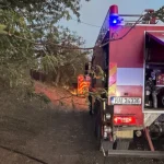 Incendiu în această seară la o locuință din județul Botoșani. Vecinii au sunat la 112