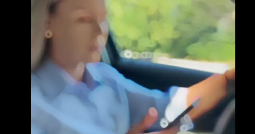 Polițiștii din Botoșani supraveghează șoferii care folosesc telefonul la volan