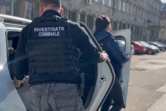 Tânăr din Botoșani reținut după ce a furat 12.000 de euro dintr-o locuință