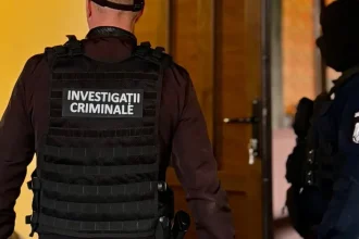 VIDEO Falsul preot din Botoșani, ridicat de polițiști pentru înșelăciuni